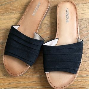 Black/Tan Sandals